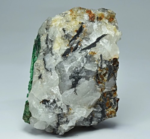 Natural 38mm Long Emerald Crystal On Quartz Matrix 67 Gram - Picture 6 of 6