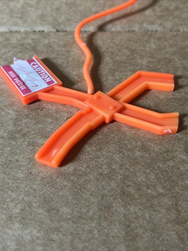 Hot Wheels 25771-0920 G2 Tornado Twister Part - Hanging Sign - Orange - Picture 3 of 4