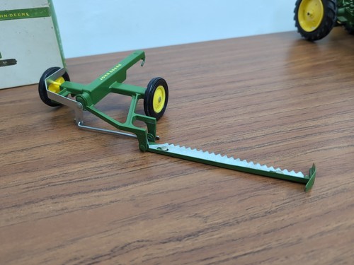 1/16 Ertl Farm Toy John Deere Sickle Bar Mower With Ice Cream Box - Picture 3 of 8