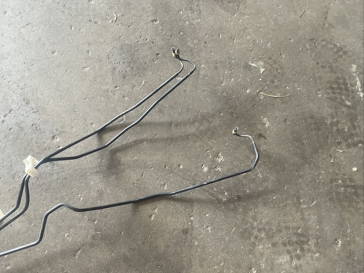 2003-2005 Nissan 350Z Rear Brake Line Tube Hose Assembly 2003-2005 Nissan 350Z Rear Brake Line Tube Hose Assembly