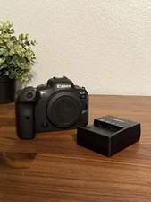 Canon EOS R6 20.1MP Mirrorless Camera (Body Only) -READ