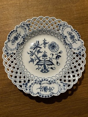 Elegant Meissen Blue Onion First Choice Pierced Charger Center Bowl 1934 11 1/2''