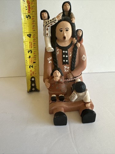 Native American Pottery Storyteller With Three Children Figurine - Picture 7 of 8