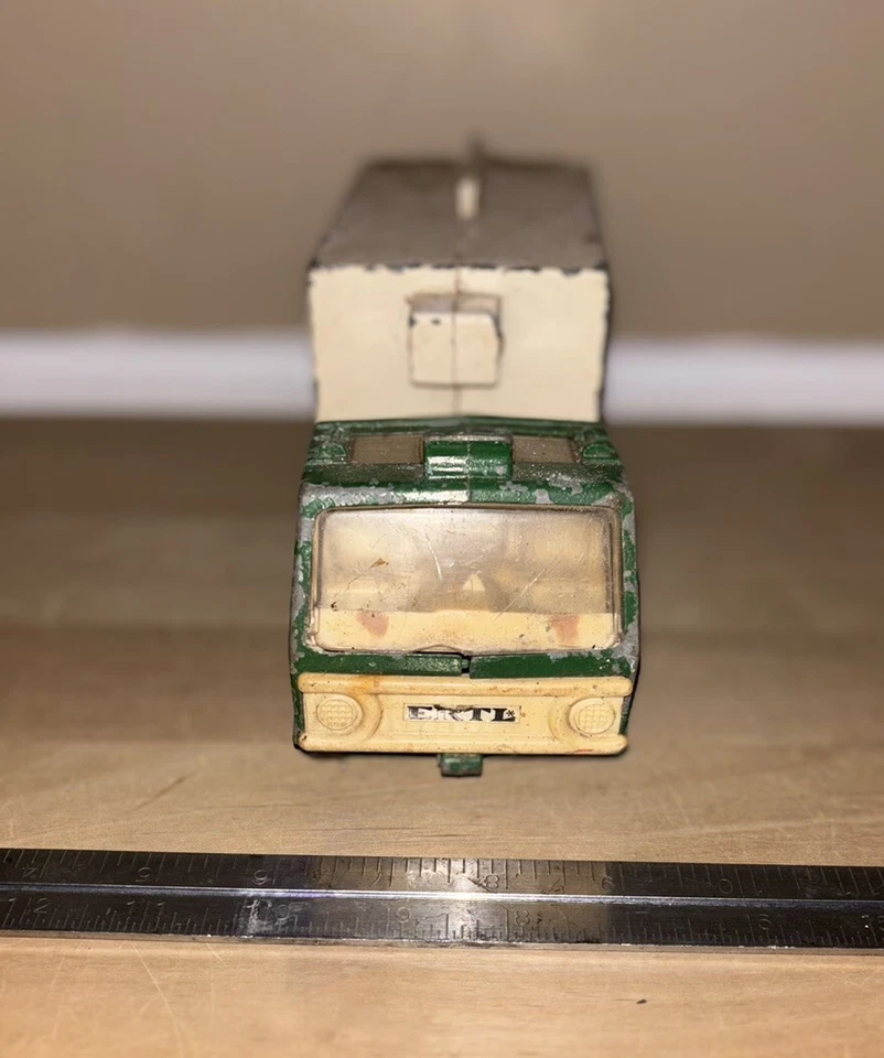 ERTL Farm Country 4231 Farm Truck Model - Image 2 of 4