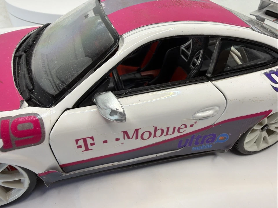BURAGO 1 : 18 Scale  model PORSCHE 911 GT3 RS 4.0 T Mobil  # 11843 Decal  Damage - Image 4 of 4