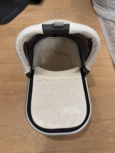 UPPAbaby Vista V1 Bassinet EXCELLENT Condition