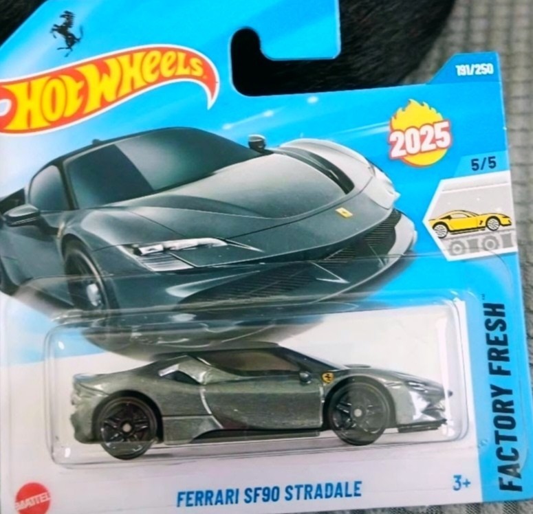 ミニカー Hot Wheels Ferrari SF90 Stradale RC Hot Wheels 2025 Case P Ferrari SF90 Stradale Short Card Free