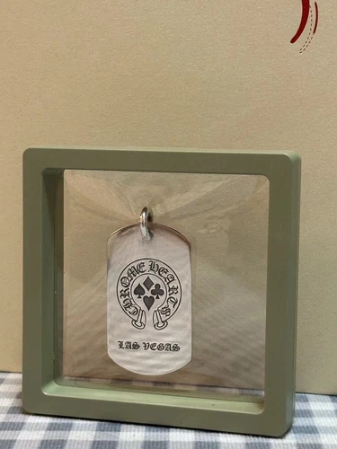Ciondolo distintivo militare Chrome Hearts Las Vegas esclusivo parole sporche 98 nuovo