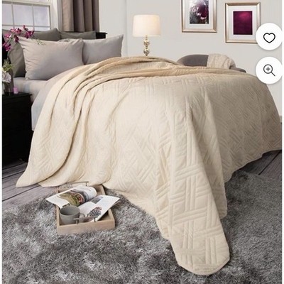 Lavish Home King Quilt Ivory Solid Color Lightweight Bedding 102x86 66-40-K-I