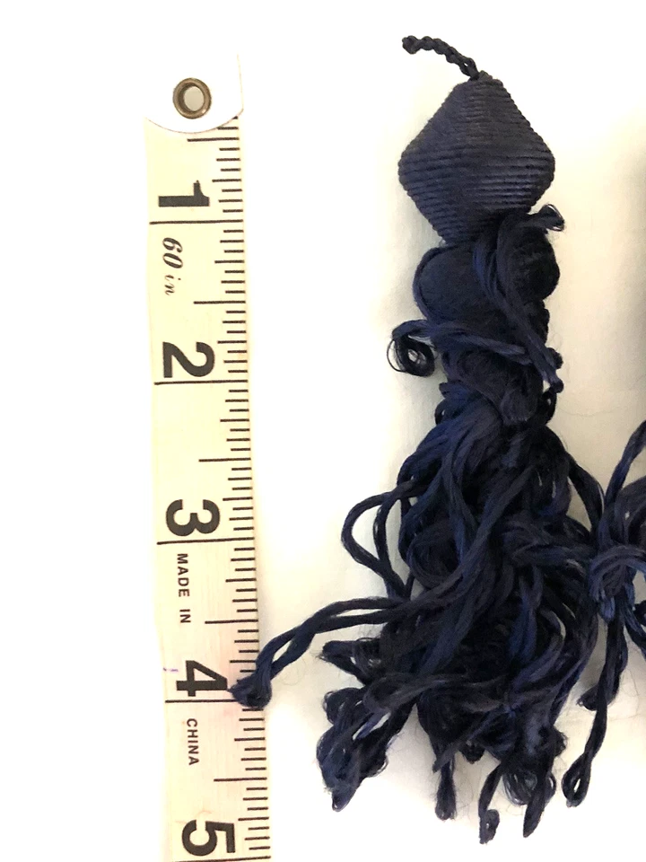 LOTE ANTIGUO VINTAGE PIEZAS DE CINTA RIBETE LENTEJUELAS CUENTAS NEGRAS PARA COSTURA ARTESANAL Foto 4 de 4