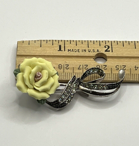 Avon Sweet Rose Pin Yellow Porcelain Rose Rhinestones Silver Tone w/Box 2005 - Picture 13 of 13
