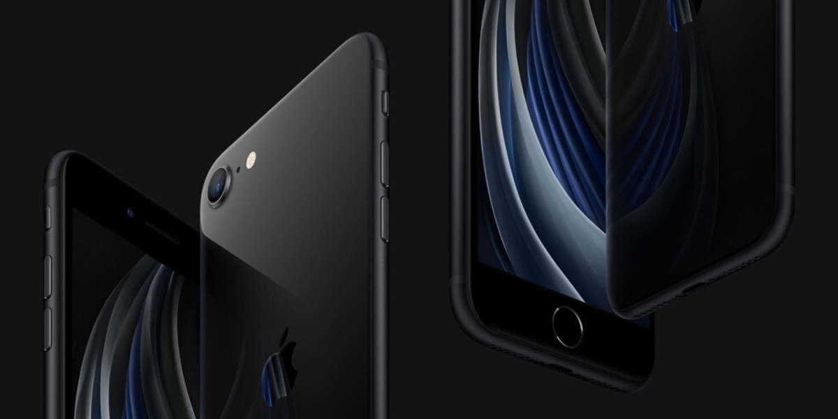 J*D様 Apple iPhone SE ブラック Amazon.com: Tracfone Apple iPhone SE 5G (3rd Generation