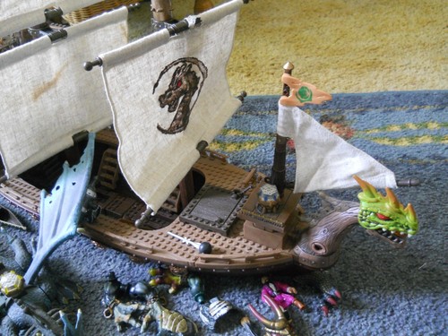Mega-Bloks big double set castle & pirate ship dragons, etc. Christmas gift - Picture 11 of 15
