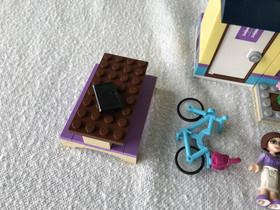 LEGO FRIENDS: Heartlake High (41005) Complete