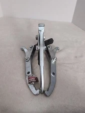 New! Jobsmart 8 Inch 2.4 Ton (2,400 kg) Reversible Gear Puller 