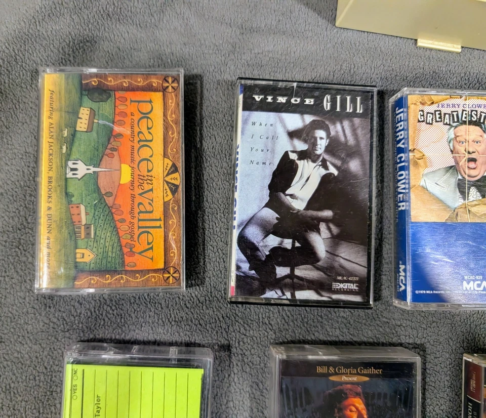 Vintage Gospel & Country Cassette Tape Lot (10) with Plastic Holder – Untested Foto 2 de 4