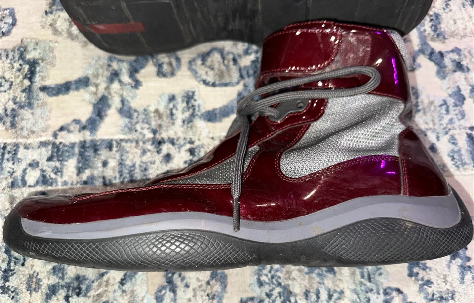 Tênis Prada Americas Cup Borgonha/Cinza Hi Top Casual Autêntico Tamanho 10 Reino Unido - Imagem 2 de 4