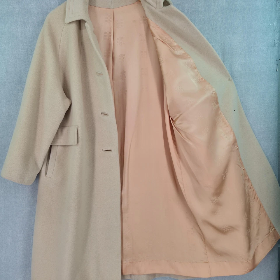 Vintage Bond's Fifth Avenue Wool Overcoat Women M/L Camel Raglan Satin Lined 60s - Image 4 of 4