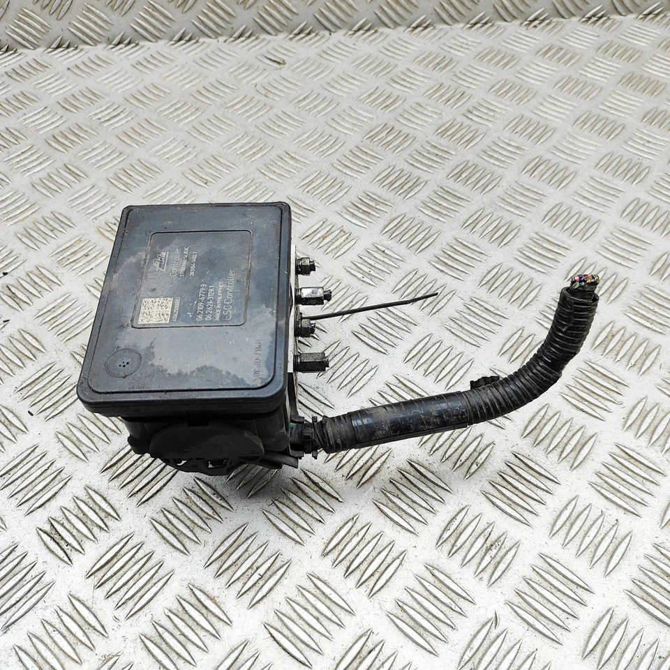 MAZDA CX-5 KE, GH ABS Pump KJ01-43-7A0 2.2 Diesel 110kw 2013 32953929 - Image 3 of 4