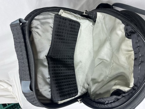 Patagonia Light Wire 25 Backpack School Hike Camp Bag Black Laptop Sleeve - Picture 11 of 14