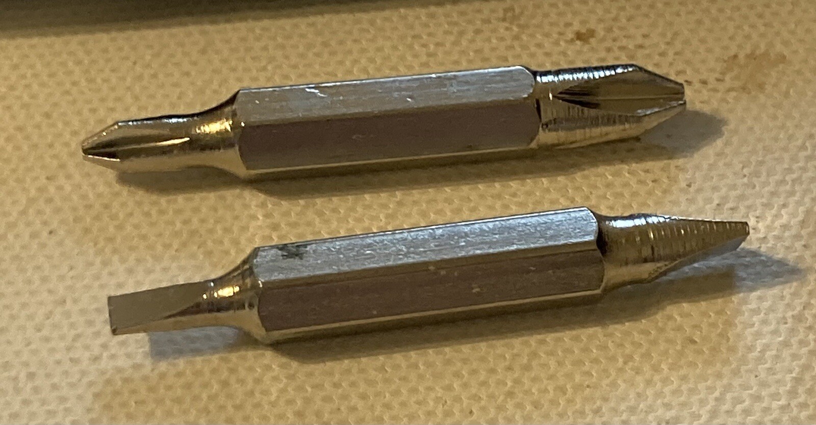 Pocket Multi Tool Dual Screwdriver Flashlight Level Pocket Clip 5.5" Length Used