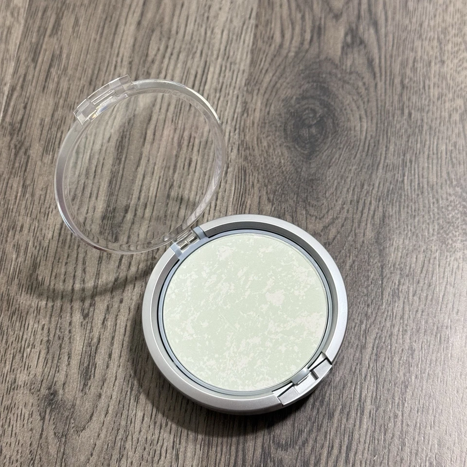 Physicians Formula Mineral Wear Talc-Free Face Powder Soft Green EXP 10/09 READ - Image 4 of 4