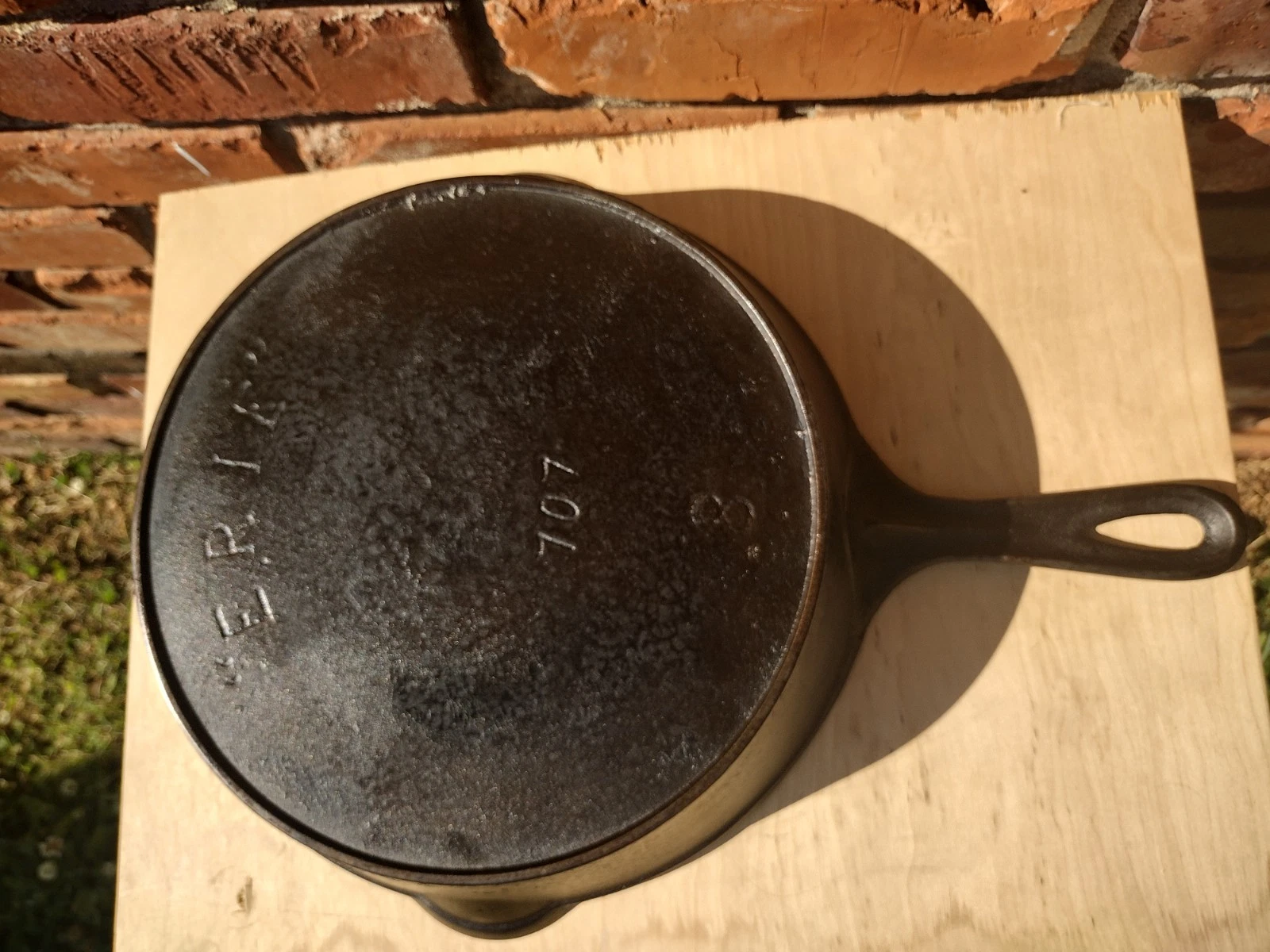 RARE Pre-Griswold "ERIE" Cast Iron Skillet #8 707 W Heat Ring High Wall GUC