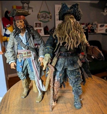 Disney Store Pirates of the Caribbean 16   Rare Davey Jones & Jack Sparrow Compl