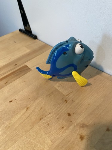 Disney Pixar Finding Nemo DORY 5" Action Figure #2 McDonald's toy needs battery. - Picture 3 of 3