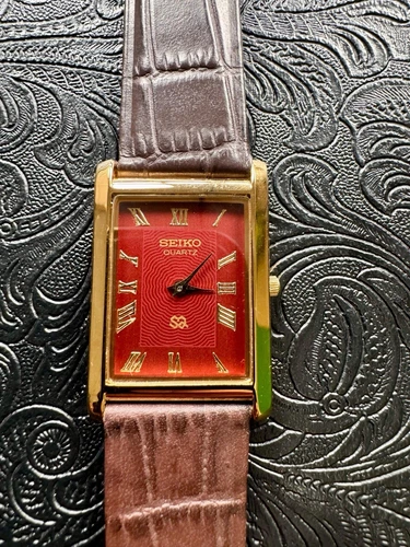 RED WITH GOLD CASE Vintage Seiko Slim Quartz Men's Wrist Watch