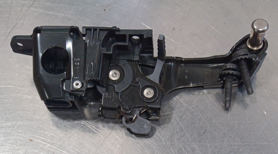 SMART FOR TWO 2009 BRABUS OE RIGHT HAND CONVERTIBLE TOP LATCH A4507760064001 4R