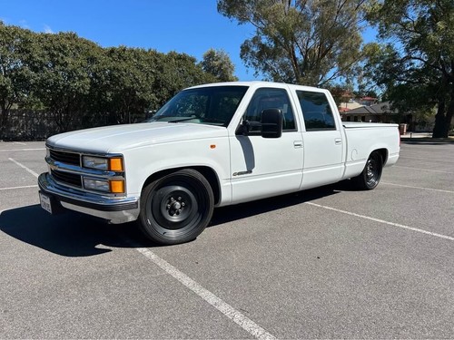 1995 Chevrolet Silverado 2500 CENTURION, Crew Cab, Short Bed, RHD, Auto