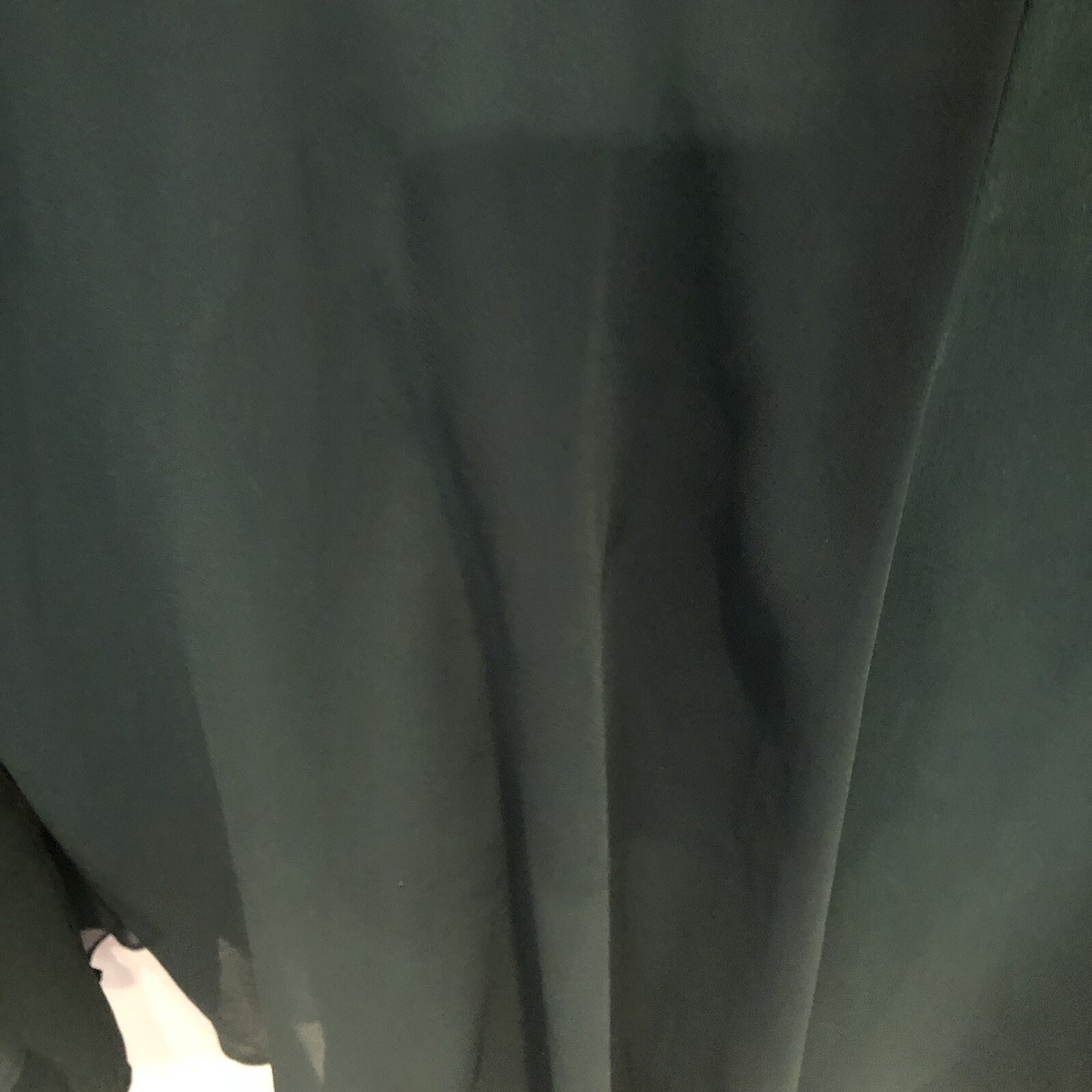 Vera Wang Emerald Green V-Wire Crepe Mermaid Dress Size 8 Vera Wang Emerald Green V-Wire Crepe Mermaid Dress Size 8