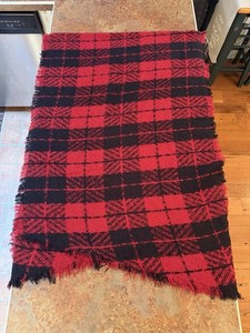 American Eagle Outfitters Women's Plaid Knit Fringe Scarf Red Black Polyester