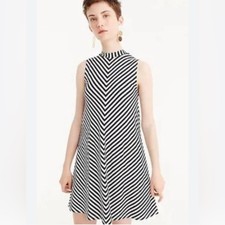 J. crew chevron swing dress Navy and white stripes women’s size XXS
