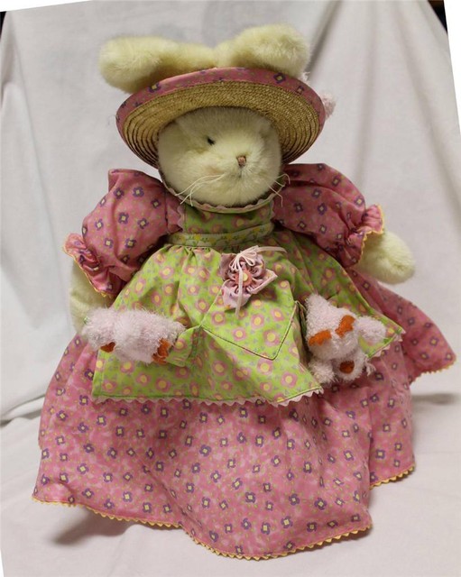 Hallmark Bunnies By The Bay Wisdom Collectible Bunny With Tag & Stand