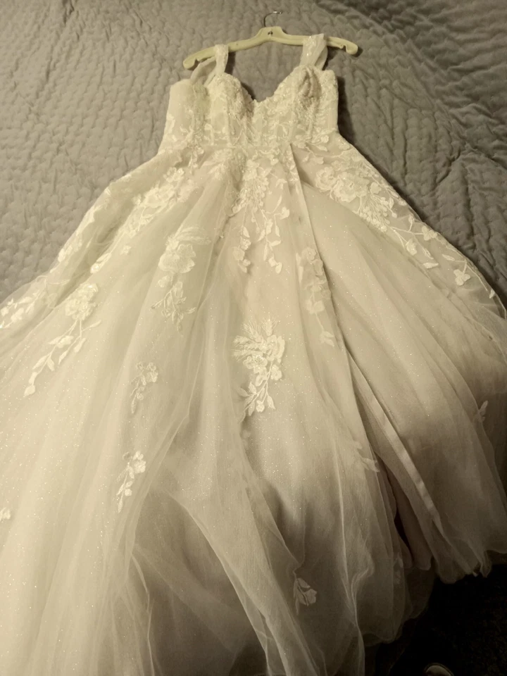 Vestido de novia blanco Galina Signature Collection talla 10 Foto 2 de 4