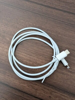 Genuine Apple USB-C to Lightning Charging Cable 1m/3ft   New Open Box