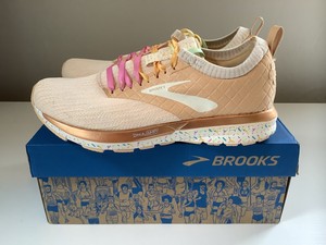 brooks melt collection