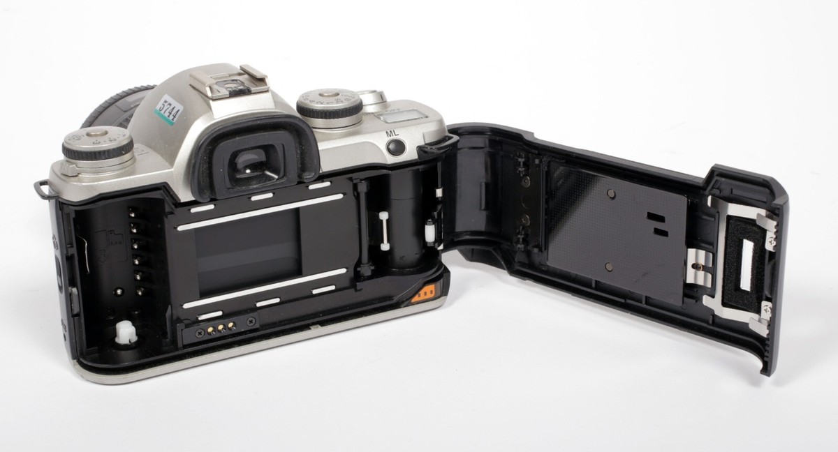 Pentax ZX-M 35mm SLR Film Camera with 35-80mm AF zoom lens Pentax ZX-M 35mm SLR Film Camera with 35-80mm AF zoom lens