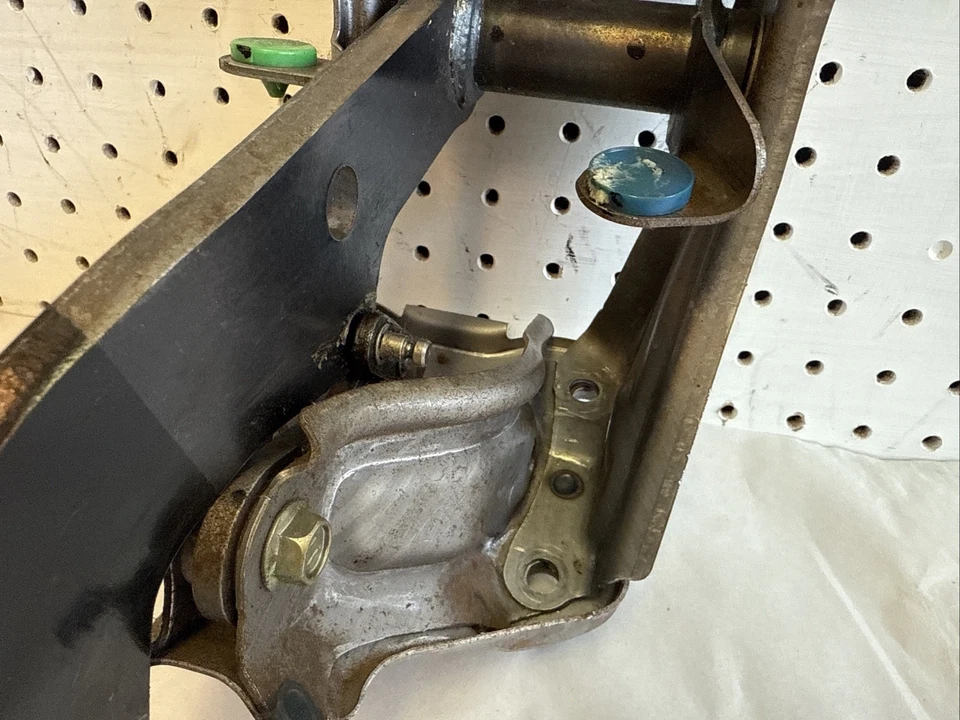 Toyota Tundra 2000-2006 montaje de pedal de freno original OEM Foto 4 de 4