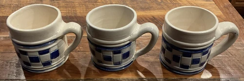 Set Of 3 Small Williamsburg Pottery Salt Glaze Mugs Cobalt Blue Check