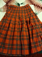 VTG pleated/plaid red/black skirt sz 13/14 1980s