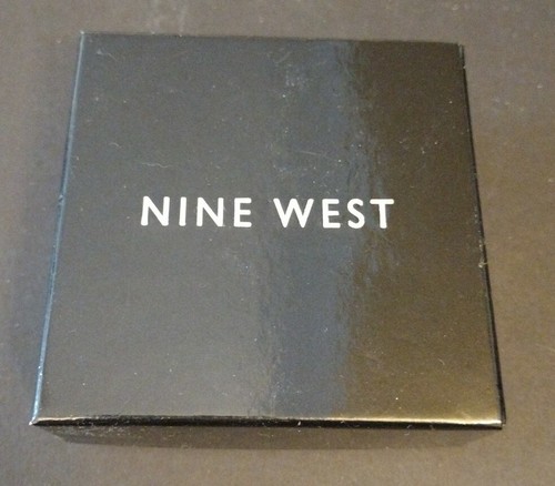 Nine West Goldtone Lock Key 16"-18" Necklace Stud Earring Set - Picture 5 of 6