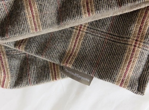 Monstros De Companhia Plaid and Plain Soft Wool Reversible Scarf - Picture 3 of 8