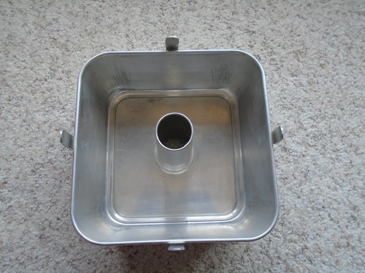 VTG Aluminum Square COMET 9x9x4 2 Piece Angel Food Bundt Cake Pan Made in  USA