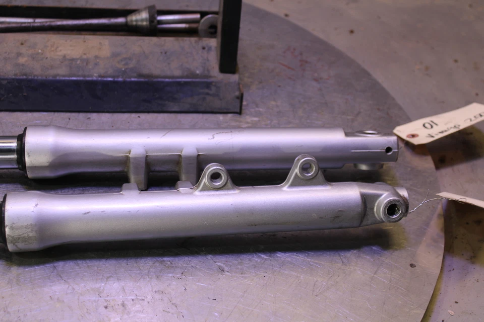 Yamaha Virago 250 XV250 2001 horquillas delanteras juego de suspensión de choque par recto Foto 2 de 4