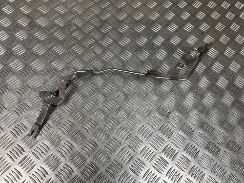 2011 Porsche Cayenne 92A Abgaskrümmer Leitung 7P6131552F Halterung