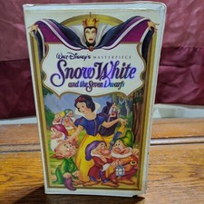 Walt Disney  s Masterpiece Collection Snow White and the Seven Dwarfs VHS 1524