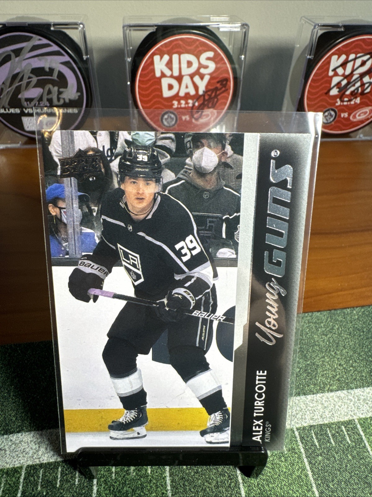 2021-22 Upper Deck Extended Series - Young Guns Alex Turcotte #719 (RC)